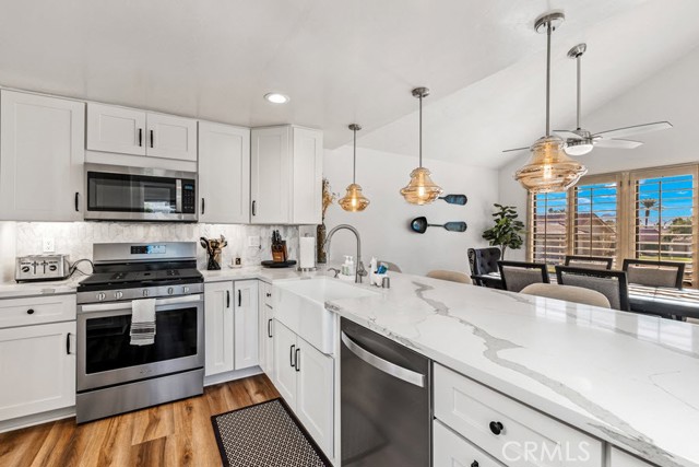 MLS #OC25181232 image #1