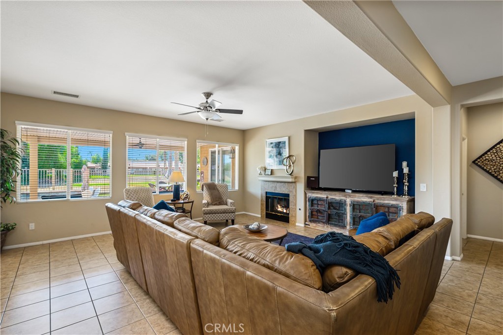 MLS #OC25181692 image #4