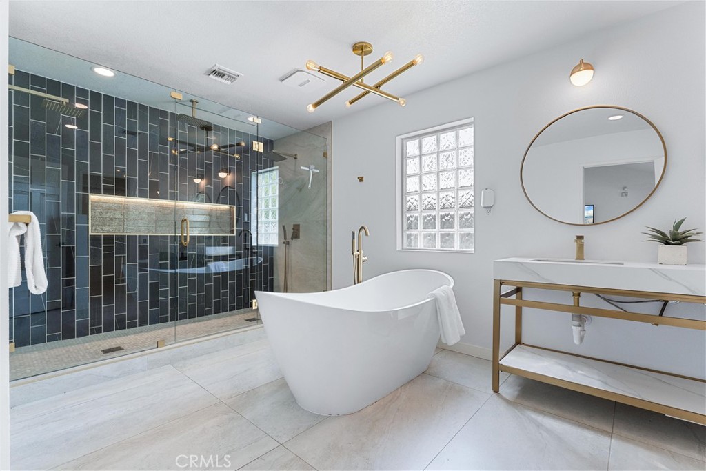 MLS #OC25182081 image #21