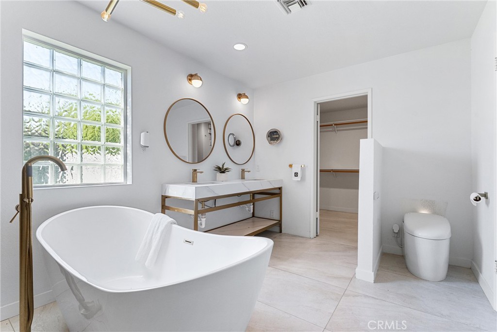 MLS #OC25182081 image #23