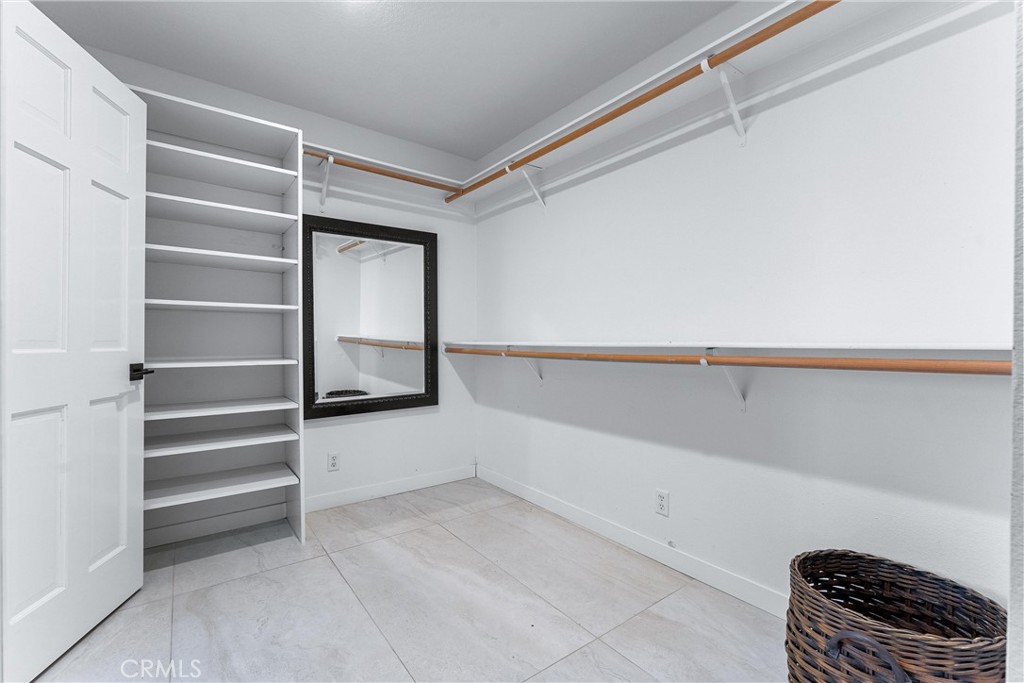 MLS #OC25182081 image #24