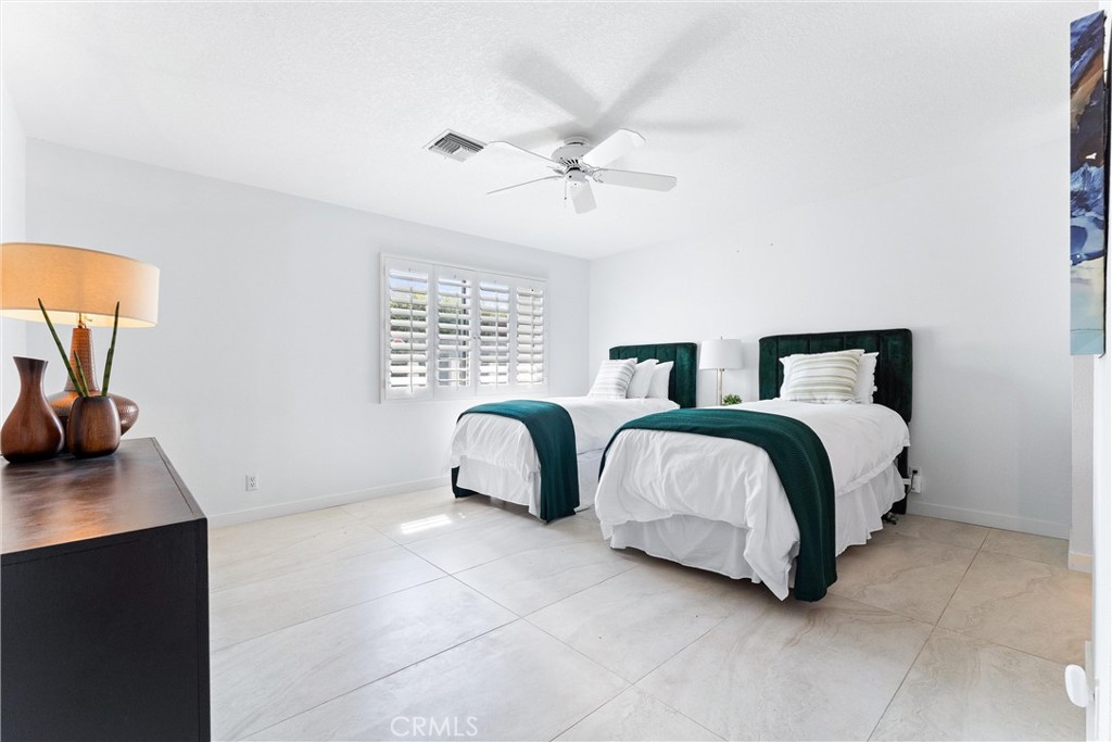 MLS #OC25182081 image #25