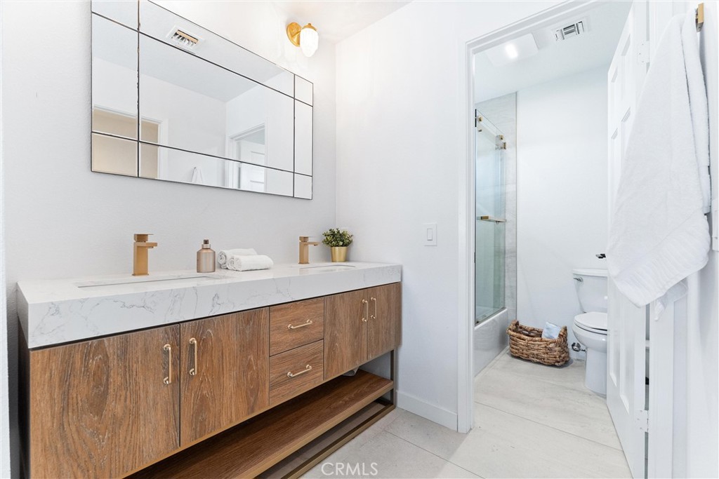 MLS #OC25182081 image #27