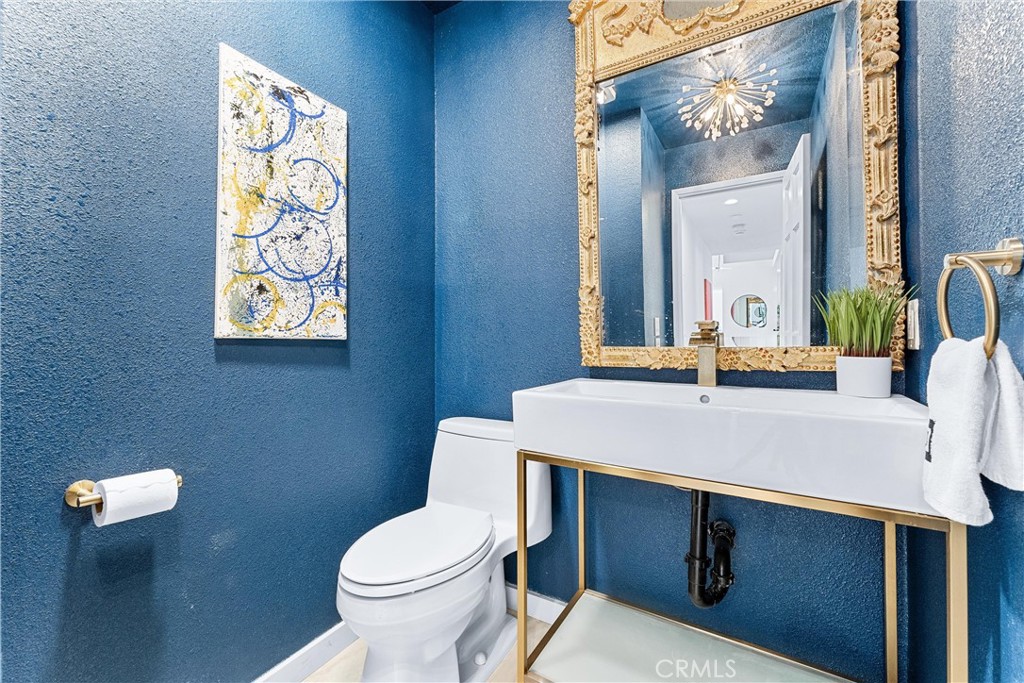 MLS #OC25182081 image #32