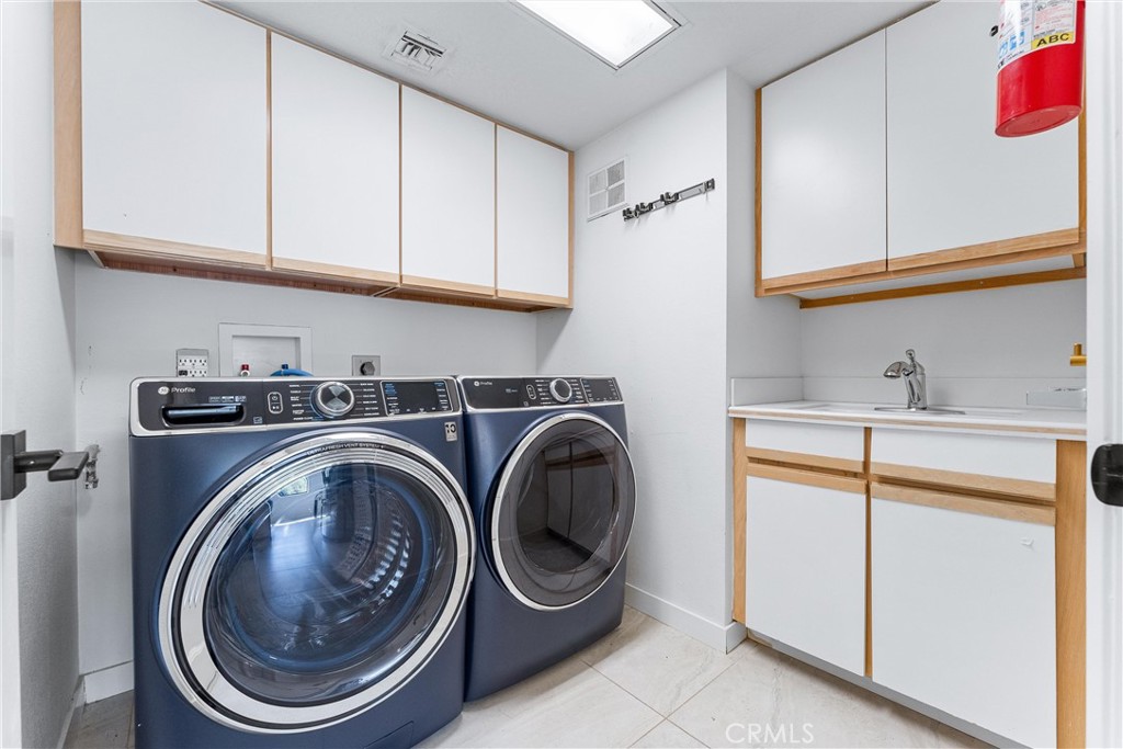 MLS #OC25182081 image #33