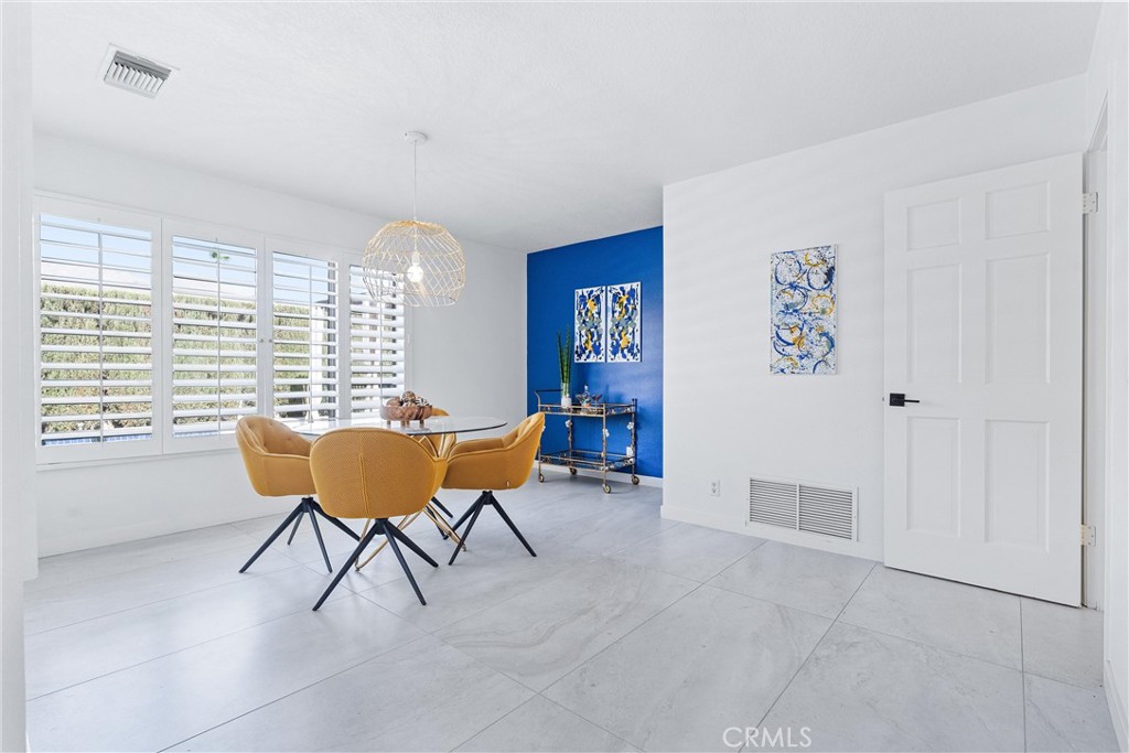 MLS #OC25182081 image #9