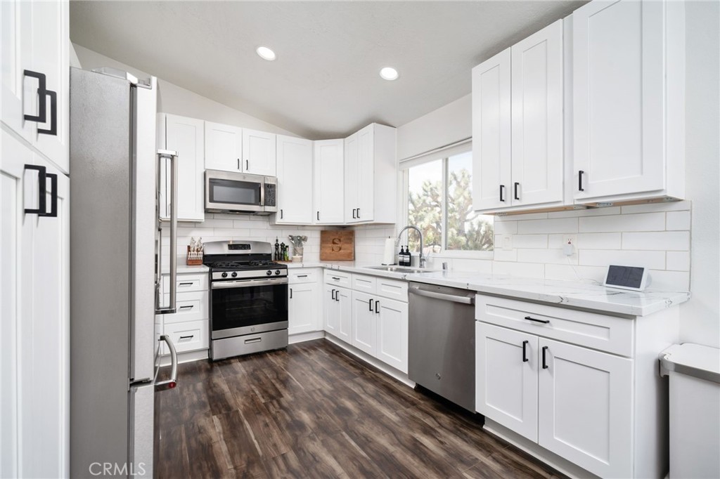 MLS #OC25187555 image #1