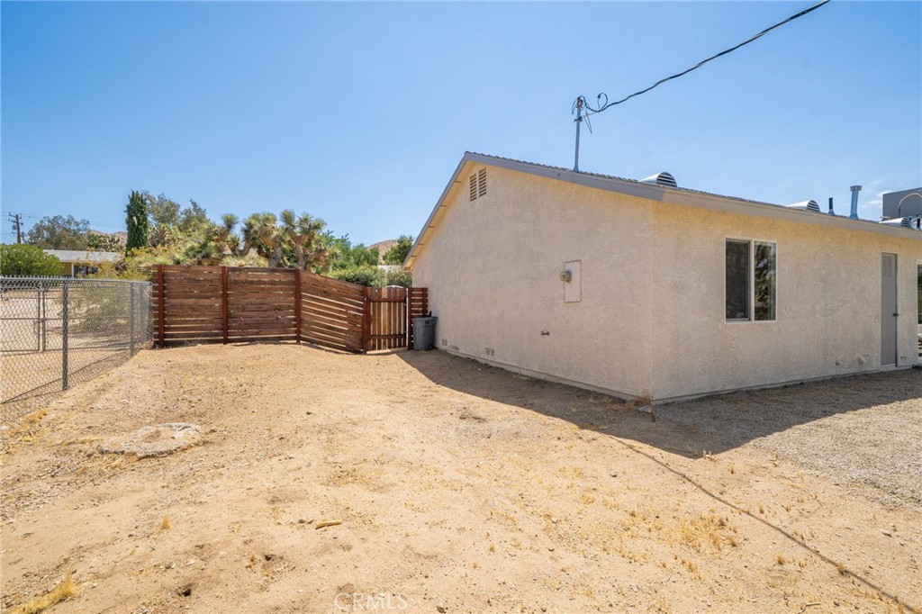 MLS #OC25187555 image #25