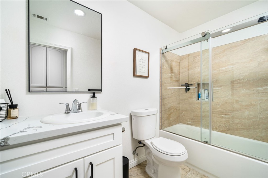 MLS #OC25187555 image #8