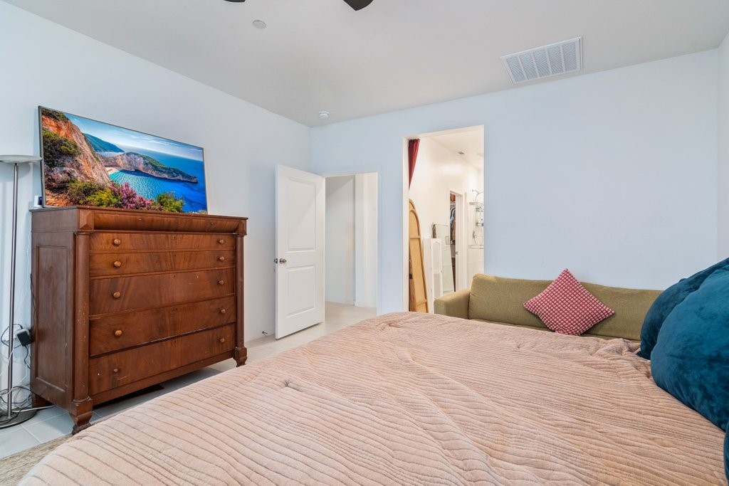 MLS #OC25190034 image #14