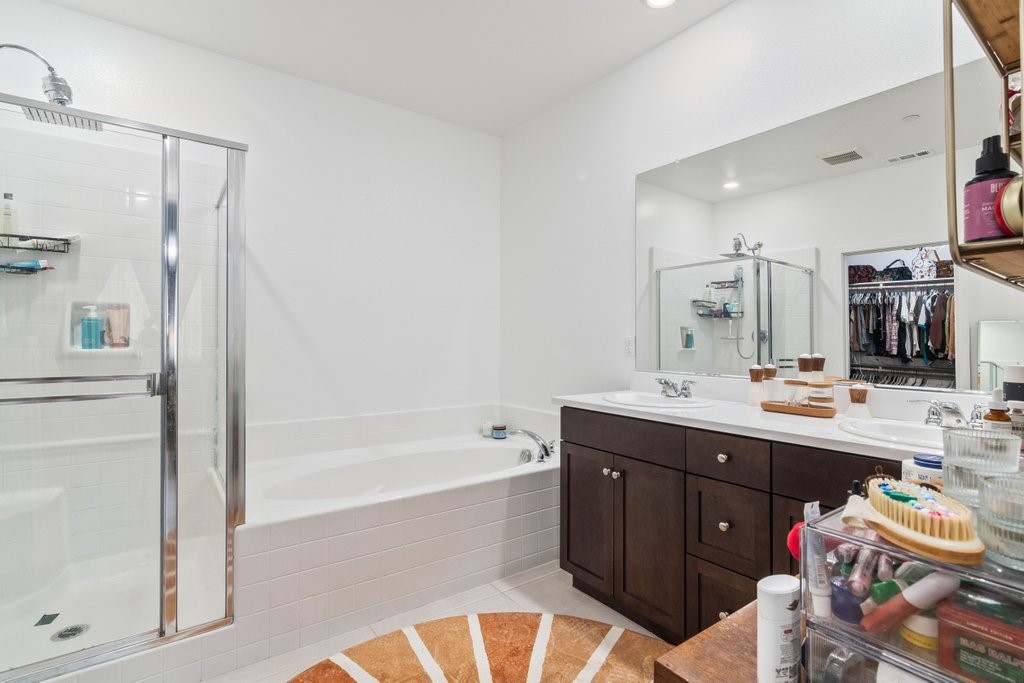 MLS #OC25190034 image #16