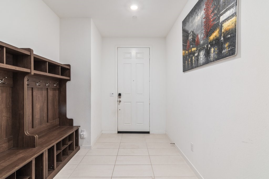 MLS #OC25190034 image #2