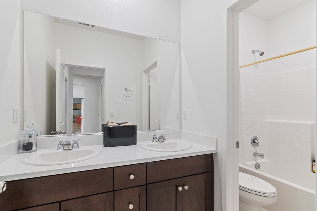 MLS #OC25190034 image #5