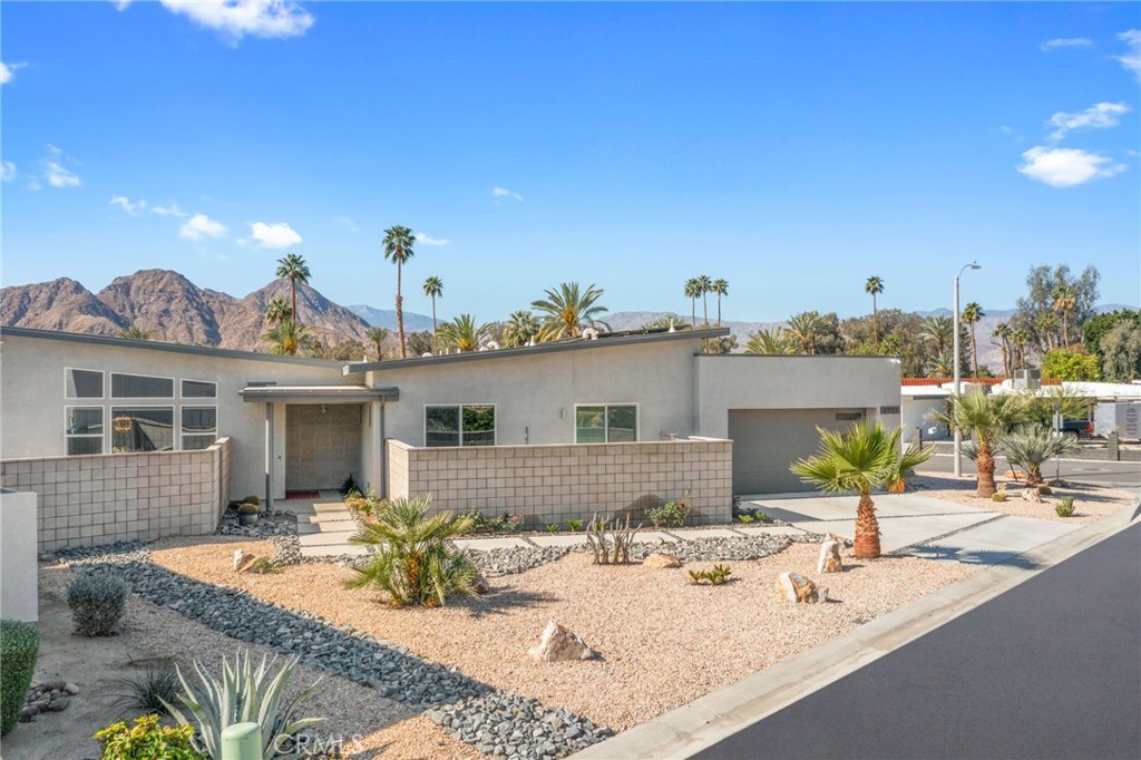 MLS #OC25196822 image #1