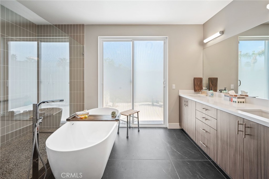 MLS #OC25196822 image #10