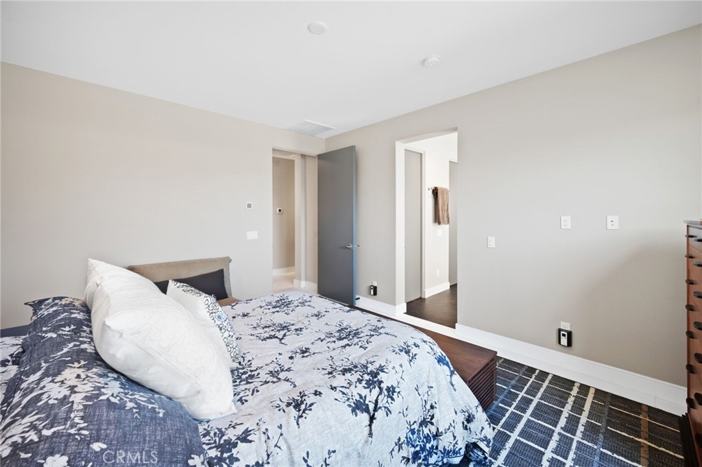 MLS #OC25196822 image #14