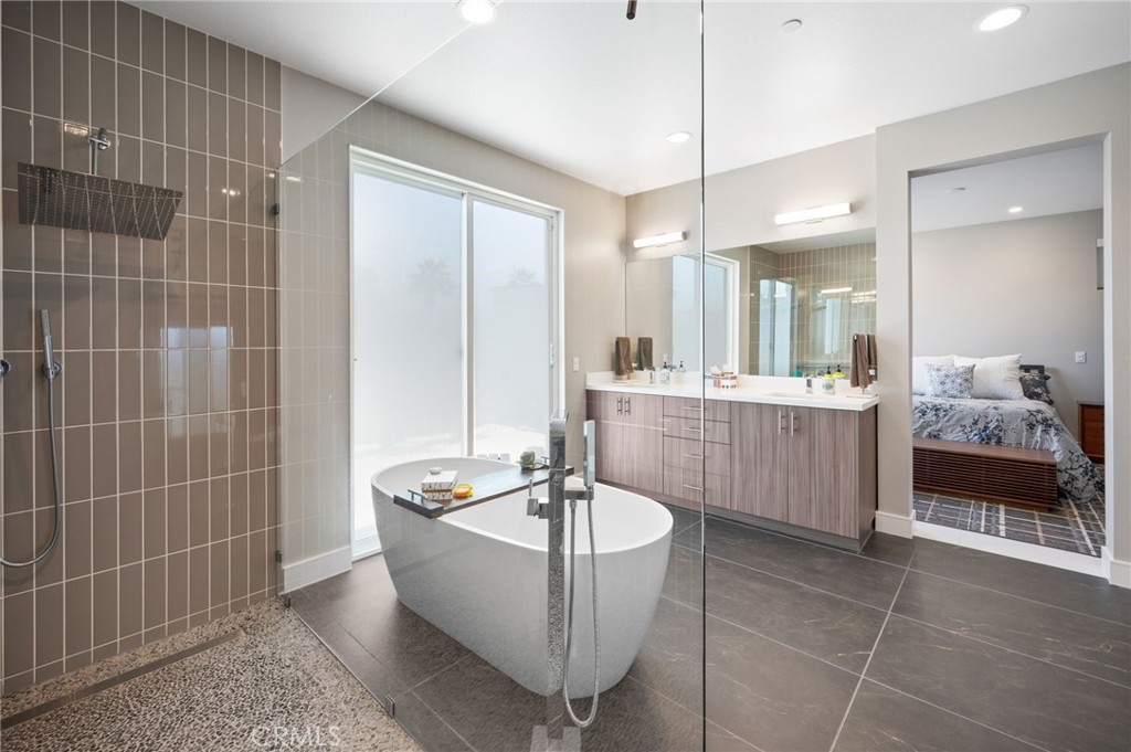 MLS #OC25196822 image #16