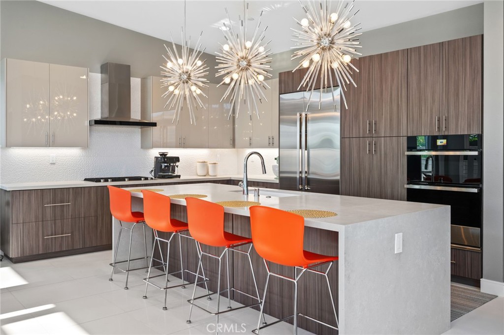 MLS #OC25196822 image #2