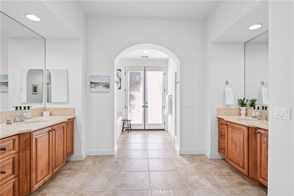 MLS #OC25196870 image #30