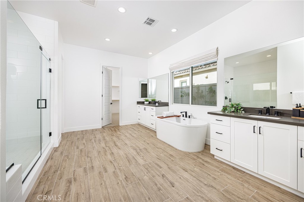 MLS #OC25197715 image #16