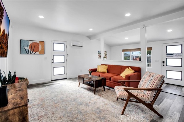 MLS #OC25198381 image #23