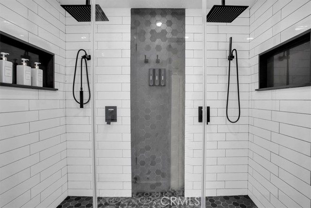 MLS #OC25198381 image #35