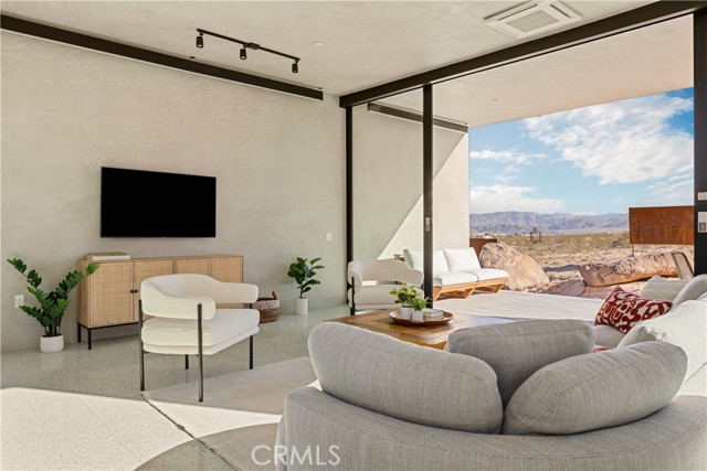 MLS #OC25206390 image #10