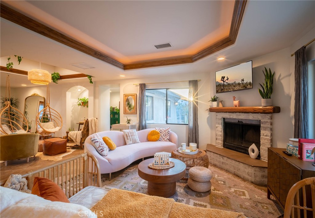 MLS #OC25206683 image #2