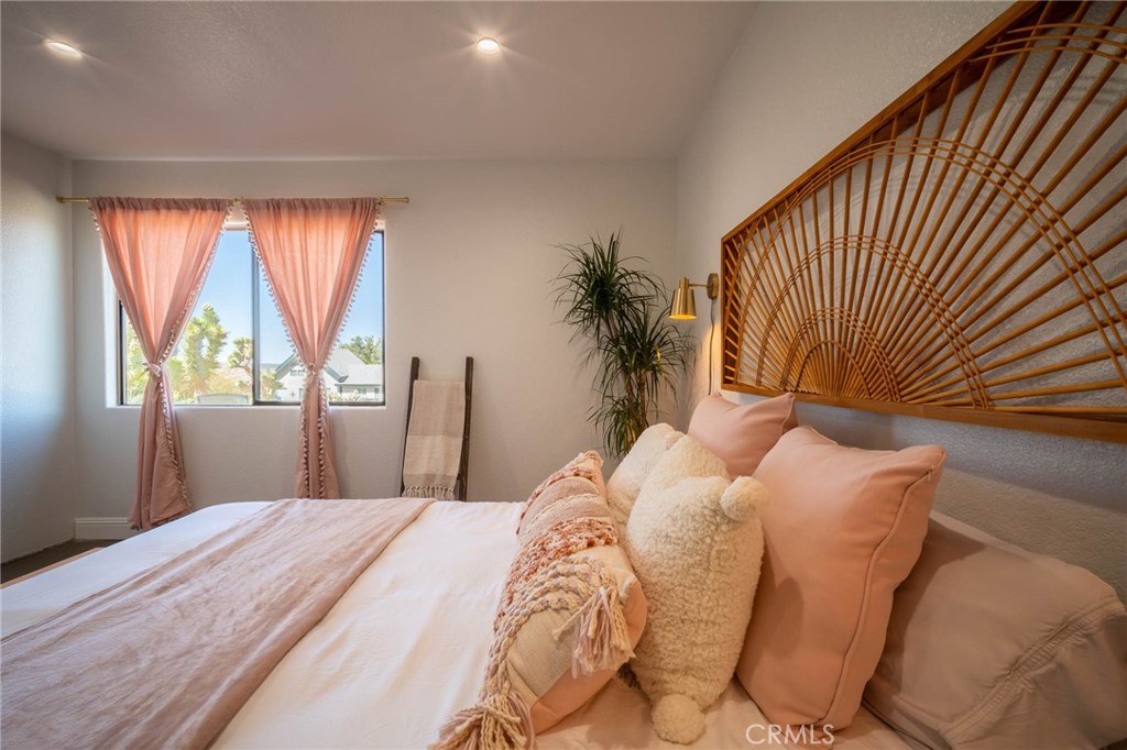 MLS #OC25206683 image #33