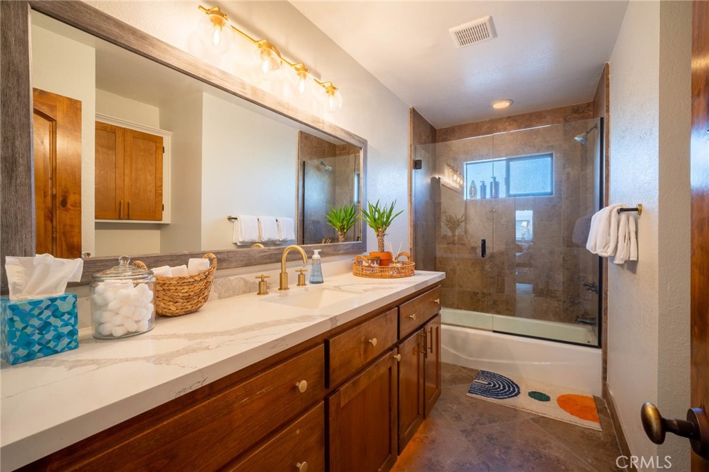 MLS #OC25206683 image #36