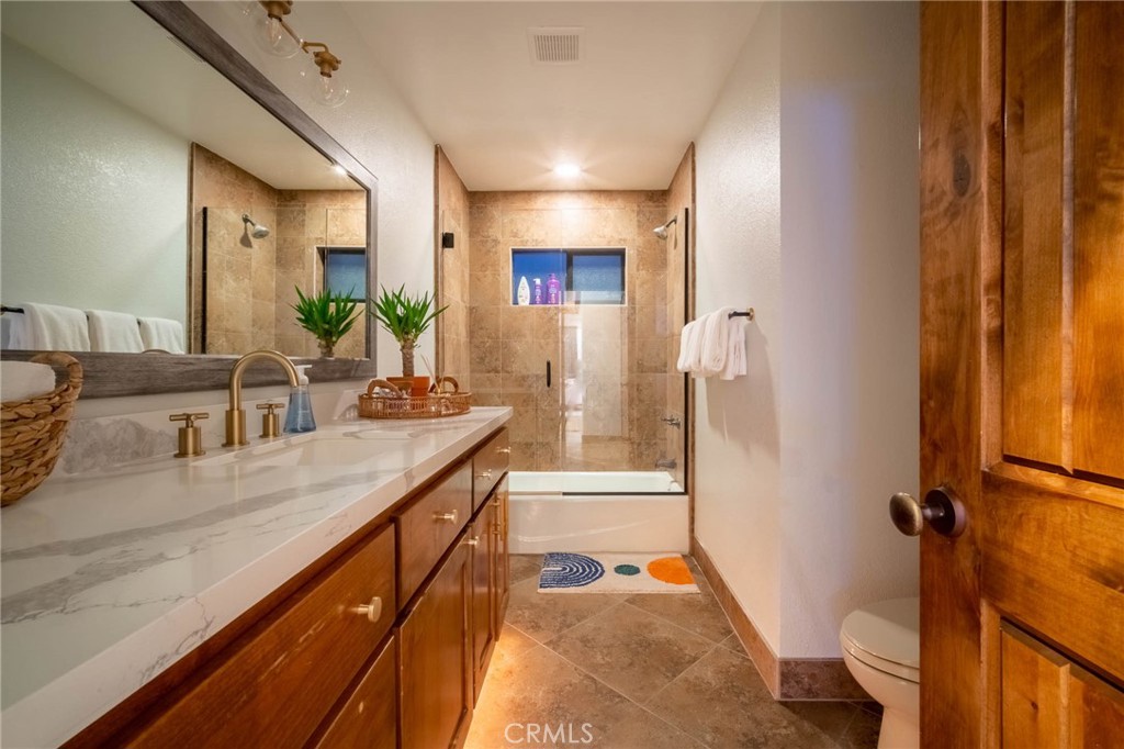 MLS #OC25206683 image #37