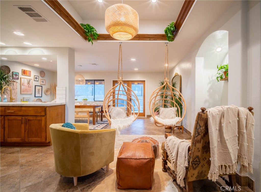 MLS #OC25206683 image #8