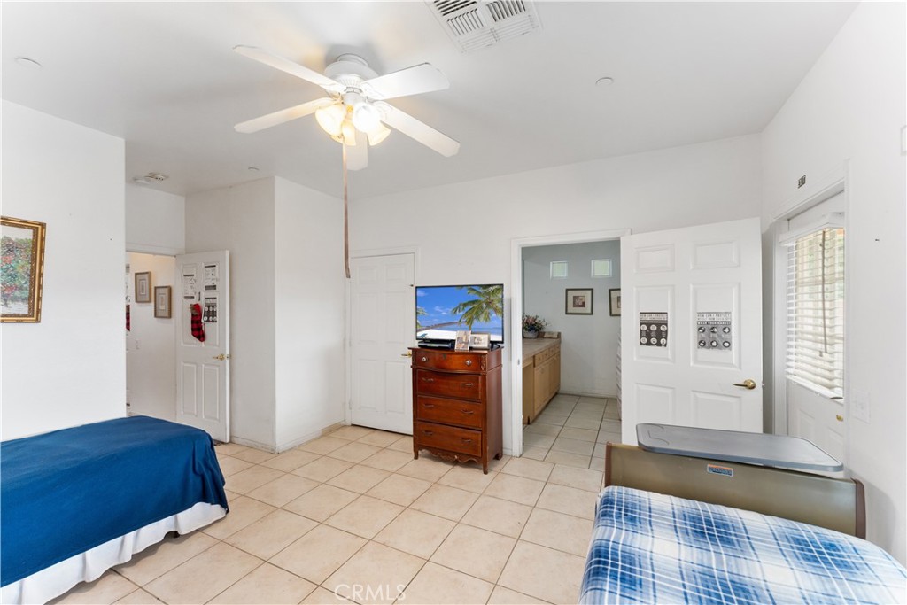 MLS #OC25213991 image #10