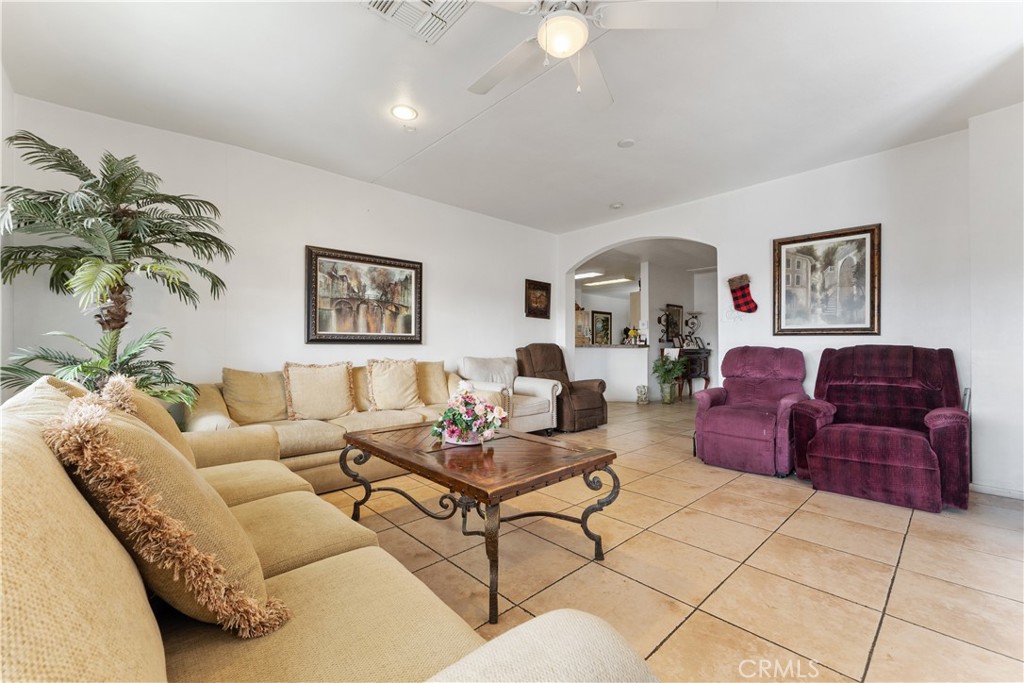 MLS #OC25213991 image #17