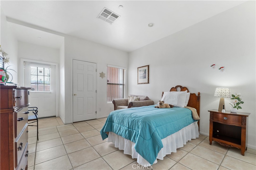 MLS #OC25213991 image #20