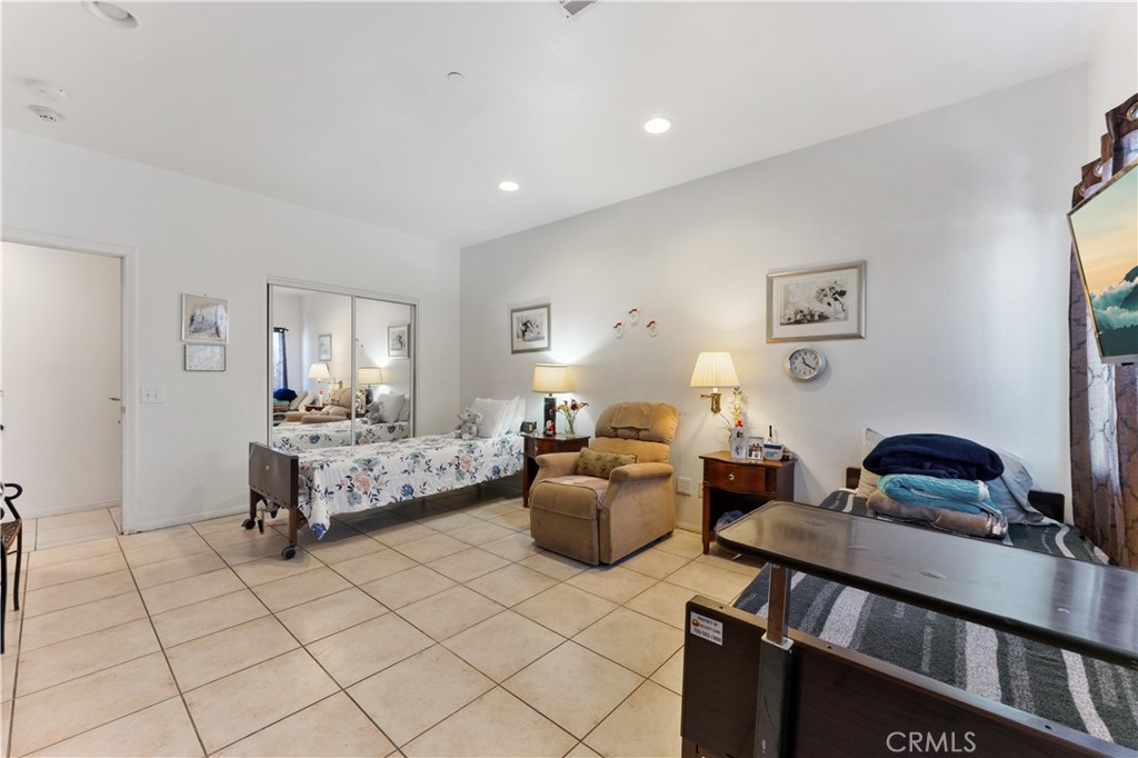 MLS #OC25213991 image #22