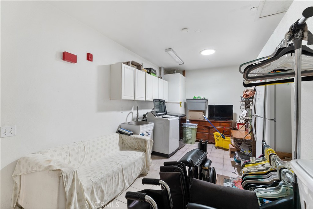 MLS #OC25213991 image #35