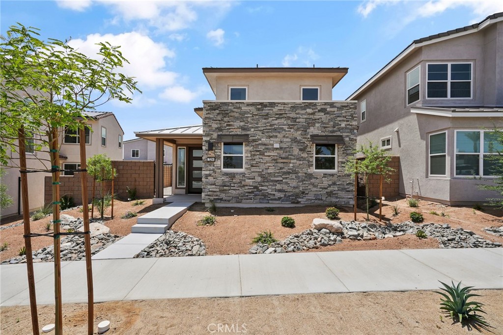 MLS #OC25215245 image #1