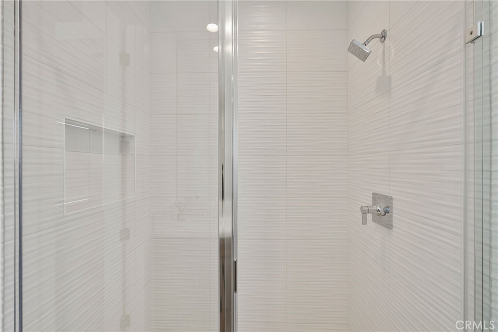 MLS #OC25215245 image #15