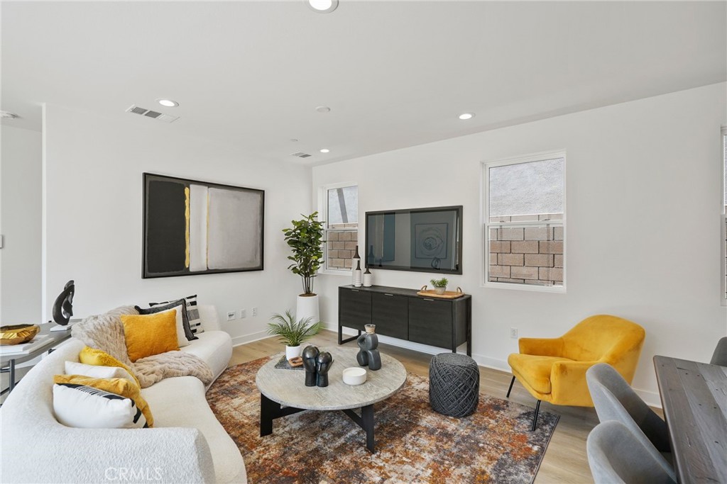 MLS #OC25215245 image #5