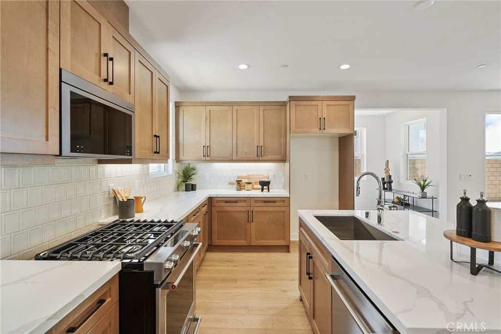 MLS #OC25215245 image #9