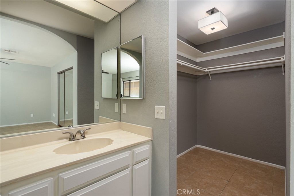 MLS #OC25215875 image #13