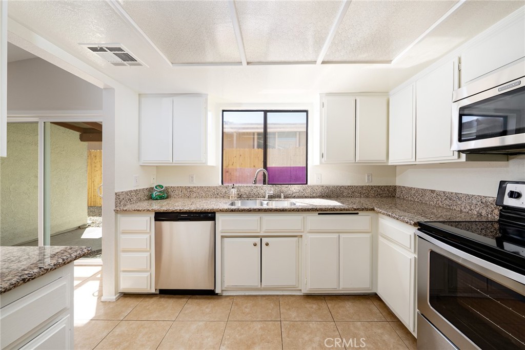 MLS #OC25215875 image #9