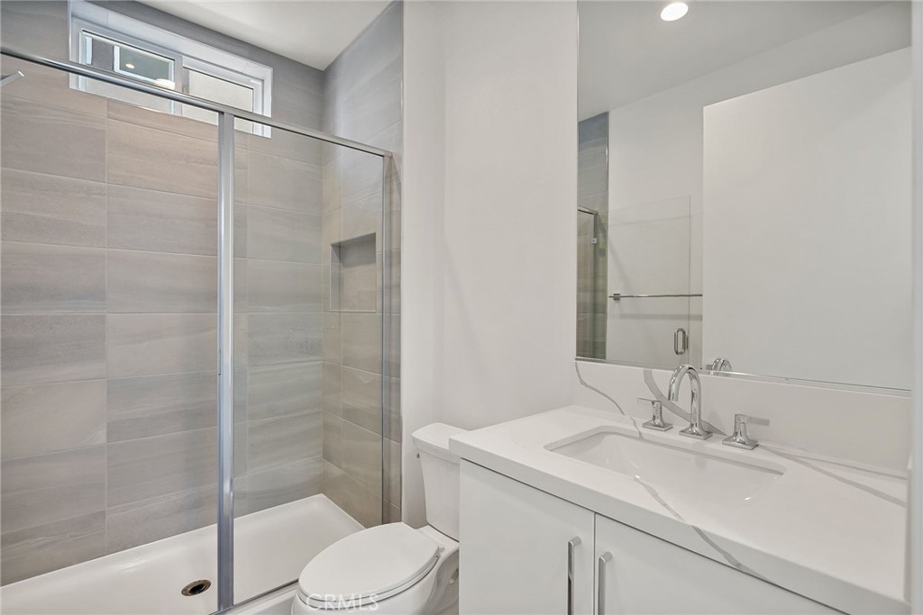 MLS #OC25216344 image #23