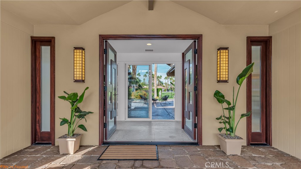 MLS #OC25217303 image #1