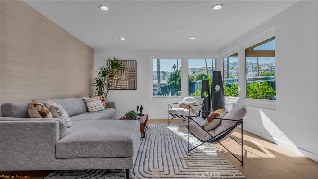 MLS #OC25217303 image #4