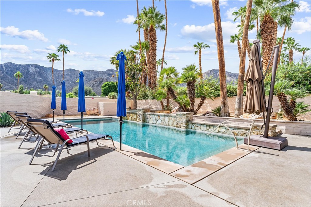 MLS #OC25217924 image #1