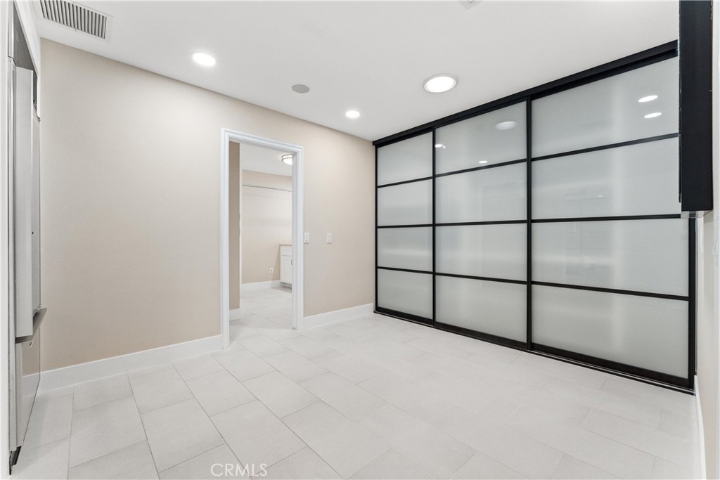 MLS #OC25217924 image #22