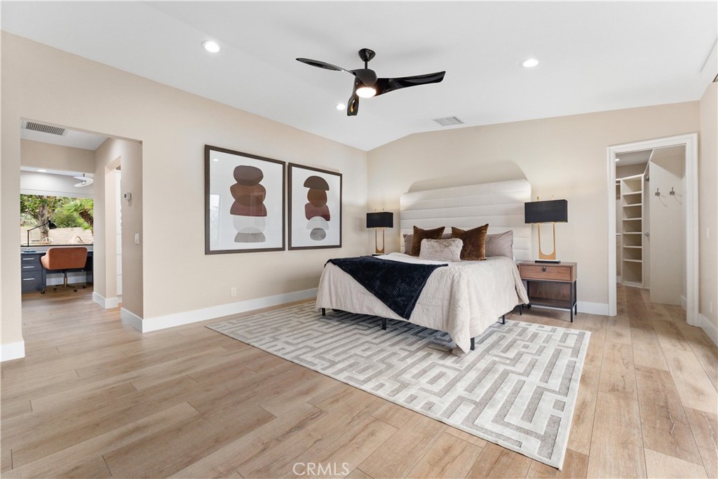 MLS #OC25217924 image #32