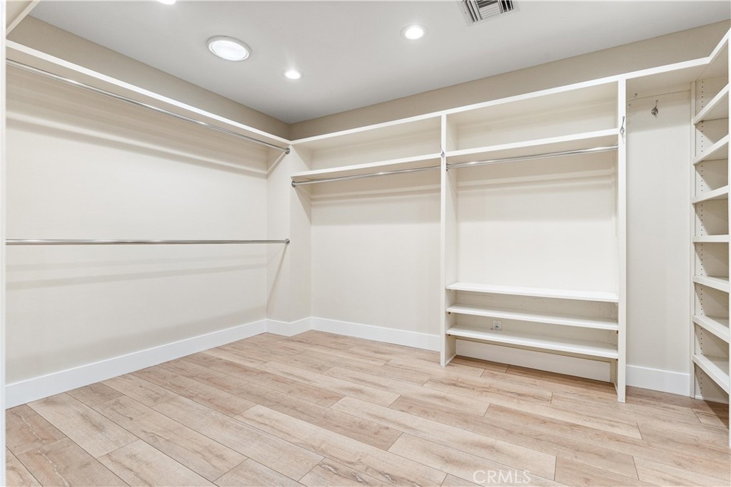 MLS #OC25217924 image #40